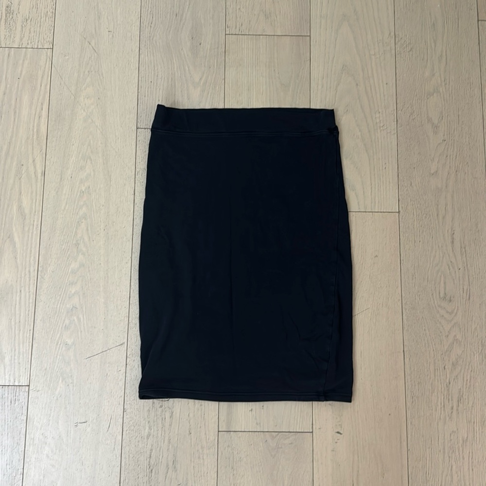 Black pencil skirt